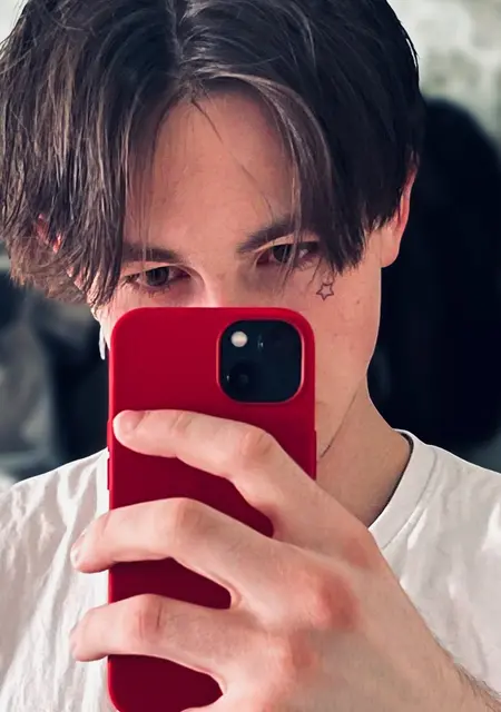 Я Кирилл, 18, знакомлюсь без обязательств в Чебоксарах