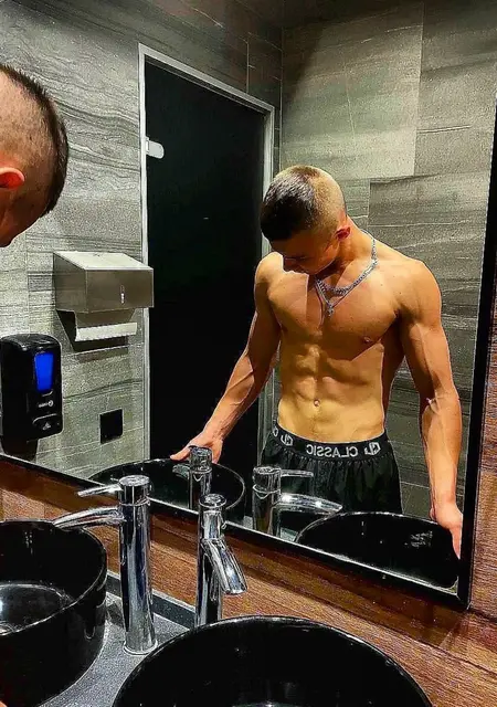 Я Виталий, 21, знакомлюсь без обязательств в Тамбове