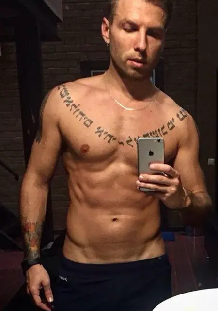 Я Мирослав, 26, знакомлюсь без обязательств в Ессентуках