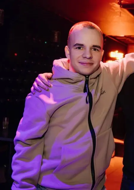 Давид из Абакана, мне 24, познакомлюсь для постоянных отношений