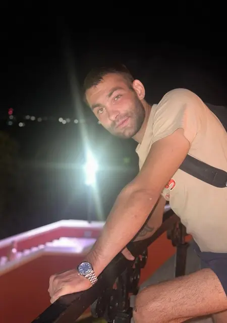 Я Гоша, 28, из Выксы, ищу знакомство для открытые отношения