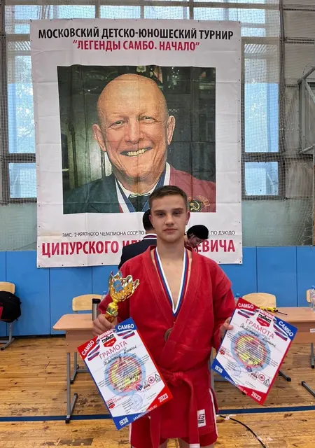 Я Даниил, 20, из Ступина, ищу знакомства на одну ночь