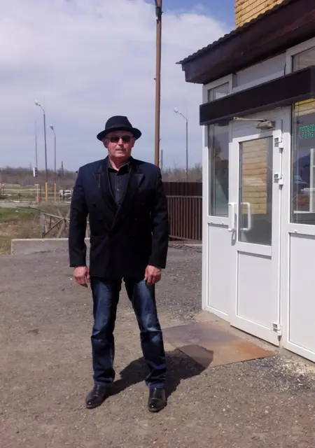 Макс из Камышина, мне 25, познакомлюсь для открытые отношения