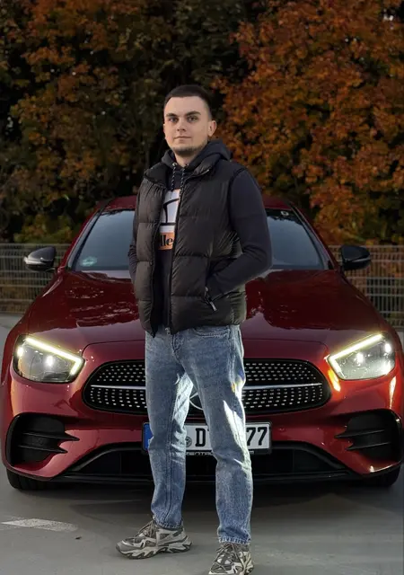 Дмитрий из Саратова, мне 26, познакомлюсь для приятного времяпровождения