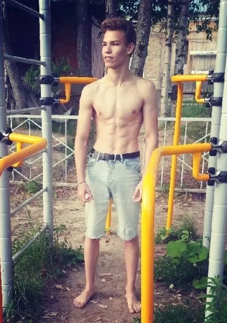 Я Александр, 19, знакомлюсь без обязательств в Анапе