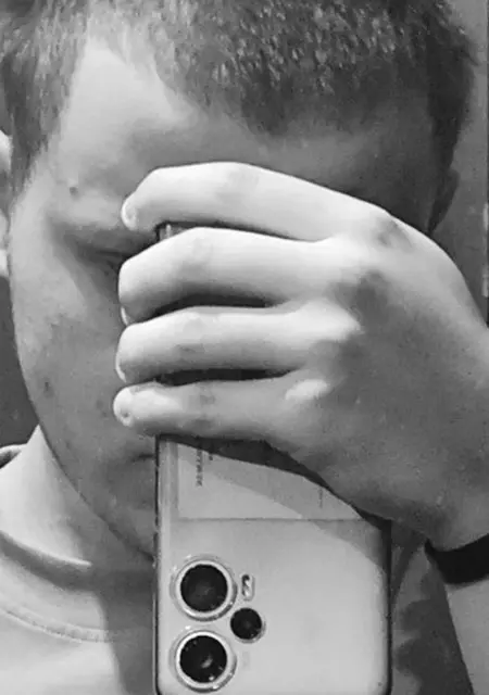 Я Ярослав, 18, знакомлюсь на одну ночь в Чите