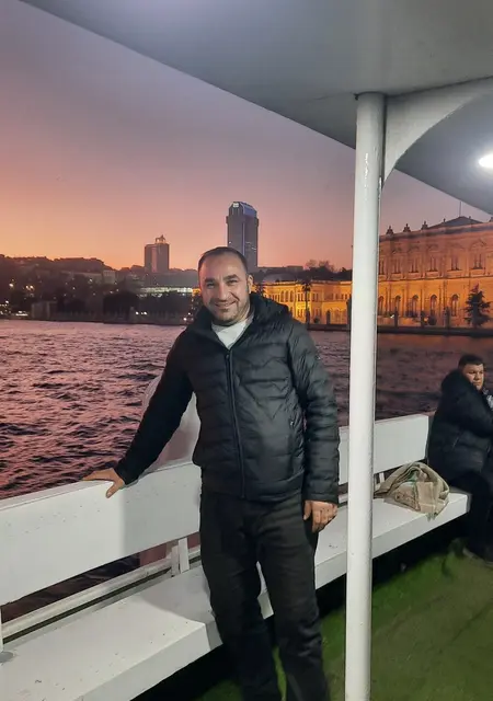 Макс из Владикавказа, мне 43, познакомлюсь для общения