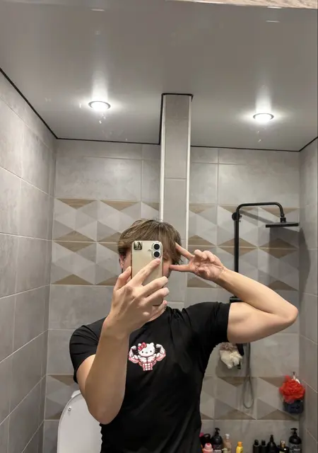 Я Zxc, 18, знакомлюсь для вирта в Новосибирске