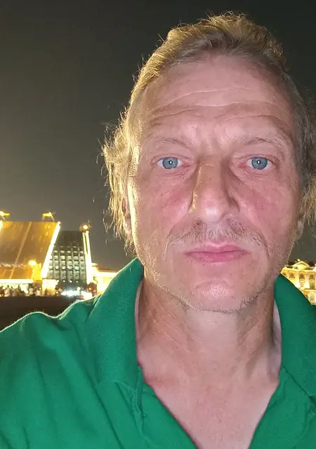 Василий из Гусева, ищу на сайте знакомства на одну ночь