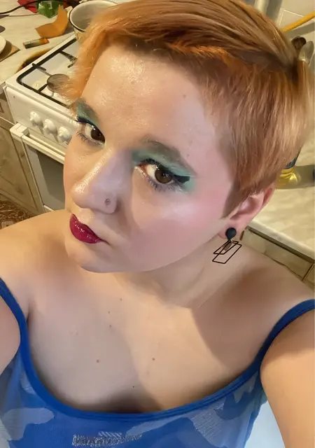 Полина из Санкт-Петербурга, ищу на сайте приятное времяпровождение