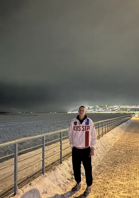 Я Alexsandr, 21, из Санкт-Петербурга, ищу знакомства на одну ночь