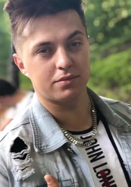 Я Алексей, 29, из Великого Новгорода, ищу знакомства без обязательств