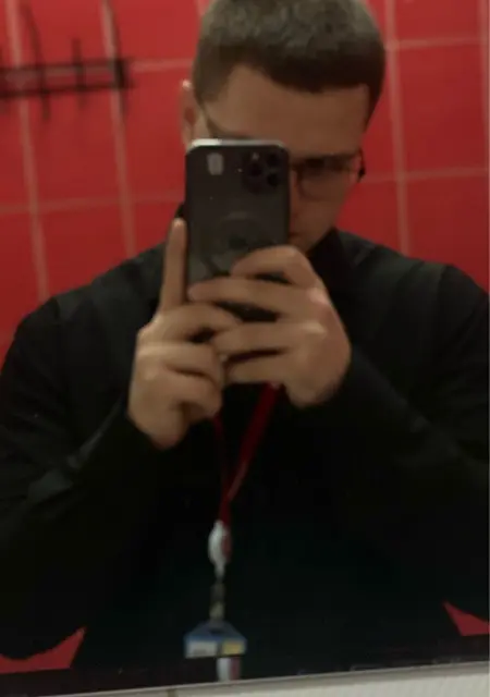 Я Владик, 20, из Набережных Челнов, ищу знакомства на одну ночь