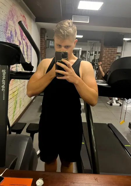 Я Александр, 20, знакомлюсь без обязательств в Новороссийске