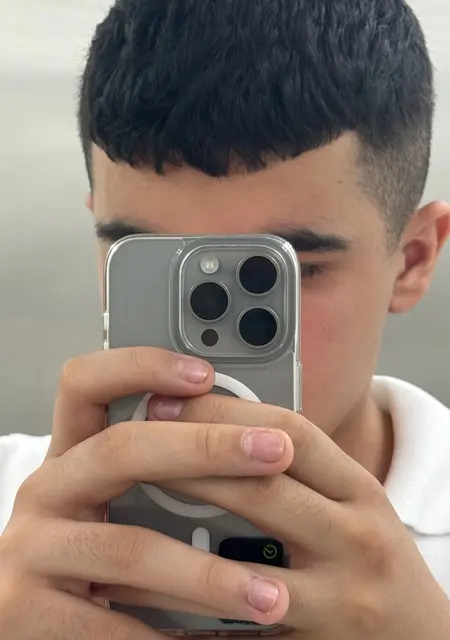 Я Лёва, 20, из Солнечногорска, ищу знакомство для постоянных отношений