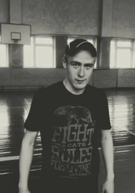 Артур из Ачинска, ищу на сайте знакомства на одну ночь