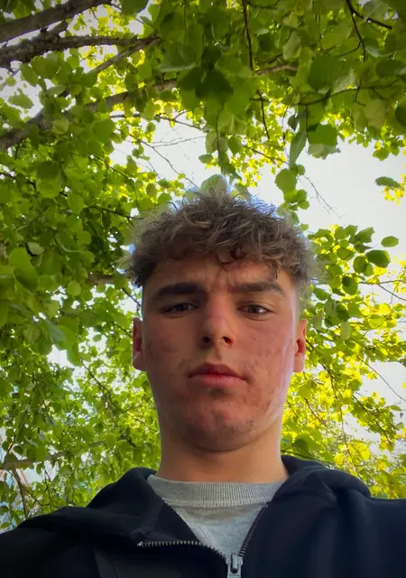 Никита из Феодосии, ищу на сайте постоянные отношения