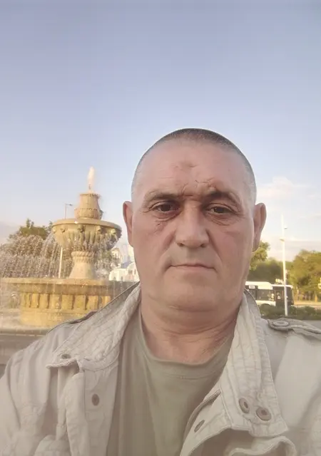 Я Александр, 51, из Воронежа, ищу знакомства на одну ночь