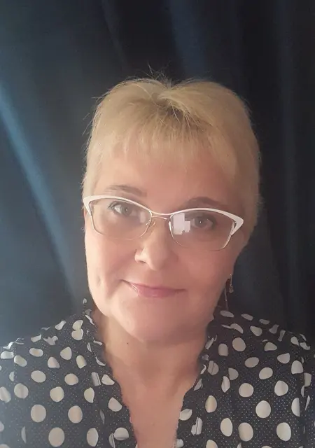 Я Ирина, 47, знакомлюсь для приятного времяпровождения в Санкт-Петербурге