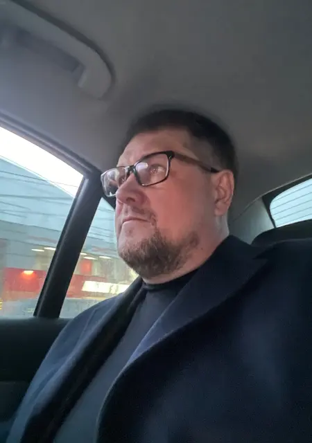 Иван из Хабаровска, ищу на сайте знакомства на одну ночь