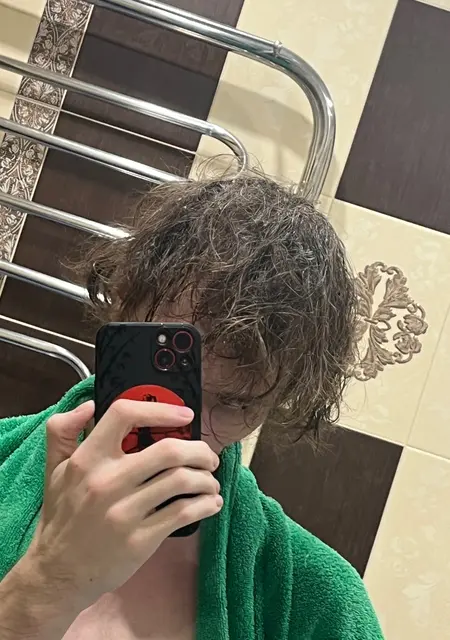 Я Артур, 20, из Смоленска, ищу знакомство для дружбы