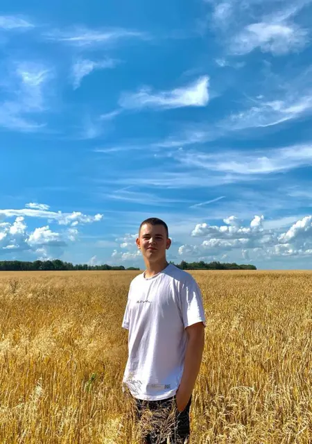 Я Влад, 20, из Рязани, ищу знакомство для постоянных отношений