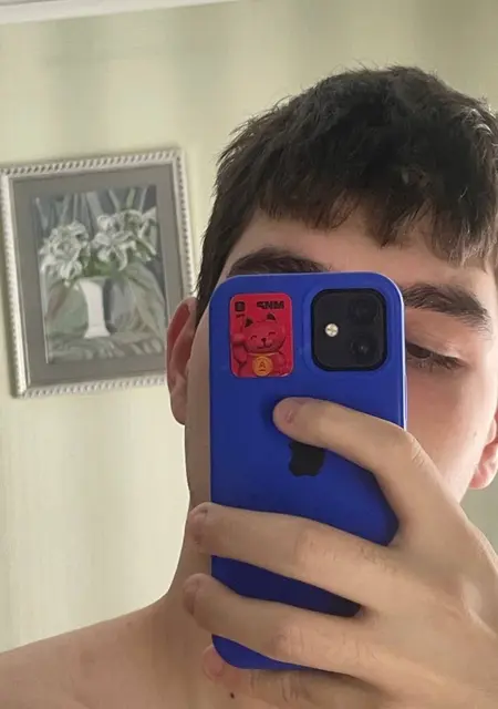 Я Кирилл, 18, из Оренбурга, ищу знакомство для вирта