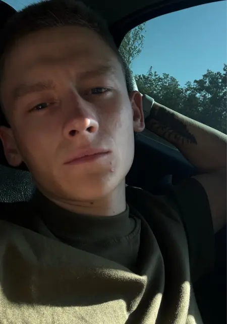 Антон из Шахт, ищу на сайте знакомства на одну ночь