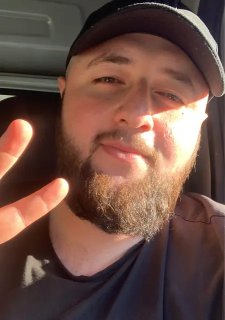 Я Azamat, 31, знакомлюсь для приятного времяпровождения в Владикавказе