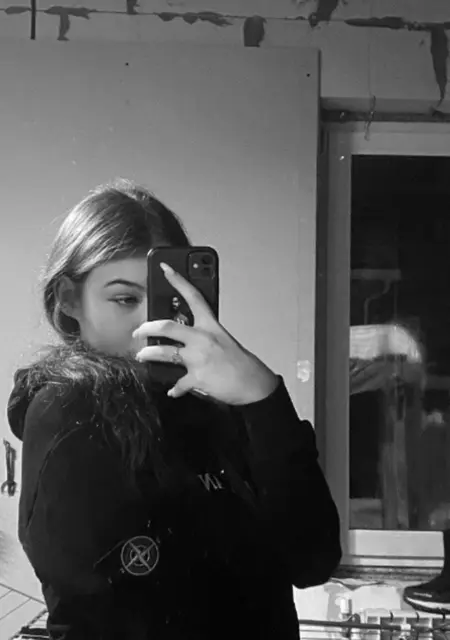 Полина из Миасса, мне 22, познакомлюсь для открытые отношения