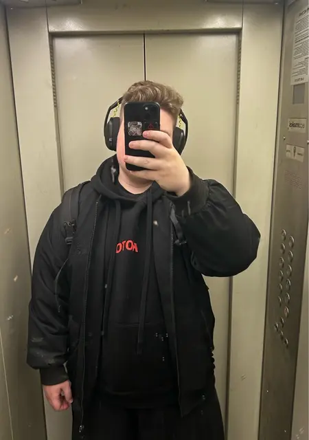 Илья из Зеленограда, ищу на сайте знакомства на одну ночь