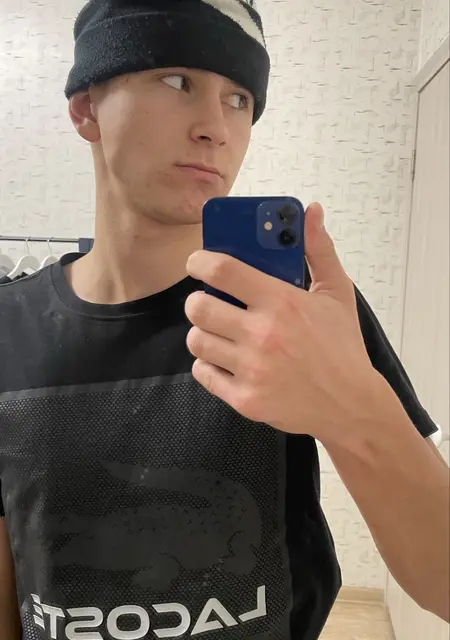 Я Алекс, 19, знакомлюсь без обязательств в Перми