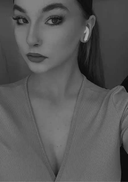 Я Кира, 19, из Костромы, ищу знакомства на одну ночь