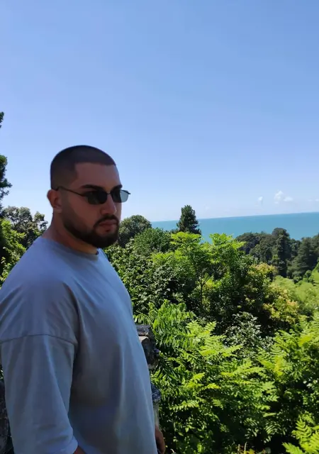 Я Musa, 27, знакомлюсь на одну ночь в Орле