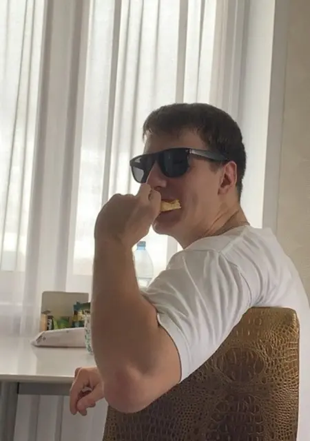 Валька Иванов из Дзержинска, ищу на сайте открытые отношения