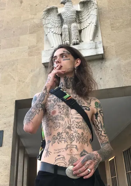 Лёня из Рязани, ищу на сайте знакомства на одну ночь