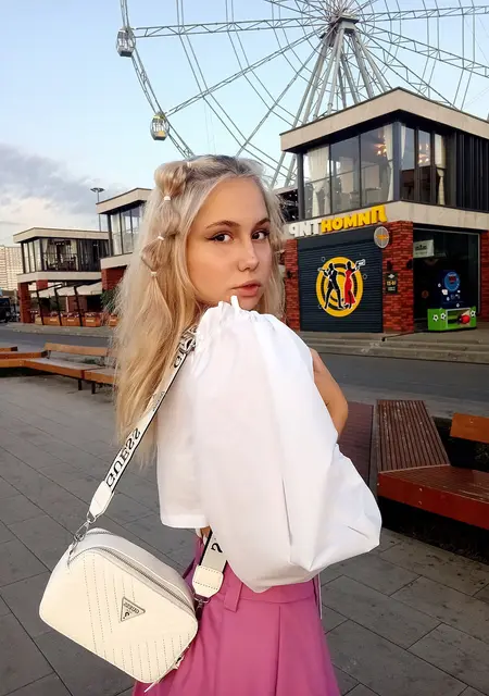 Ксения из Челябинска, мне 19, познакомлюсь для совместных путешествий