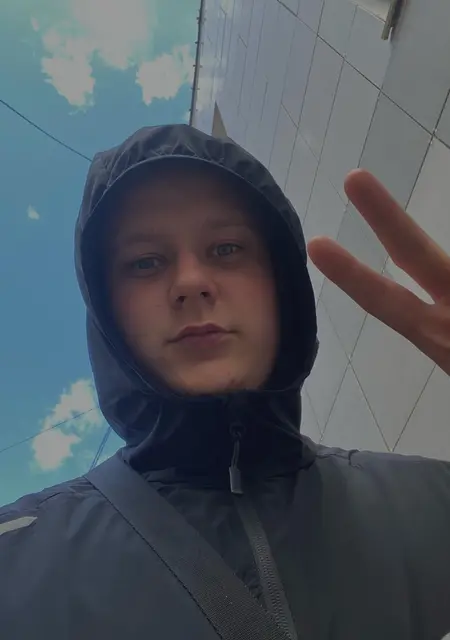 Александр из Кемерово, мне 18, познакомлюсь без обязательств