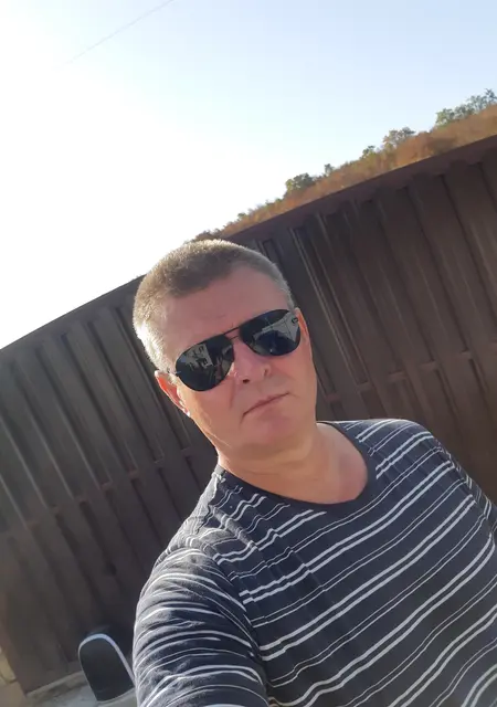 Станислав из Севастополя, мне 52, познакомлюсь на одну ночь