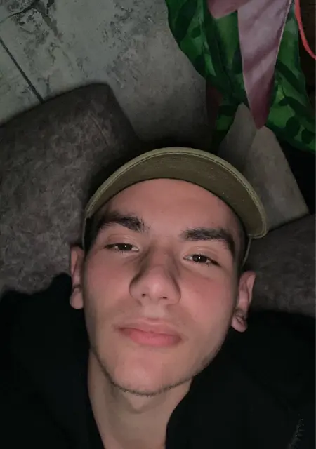 Валерий из Пятигорска, ищу на сайте знакомства на одну ночь