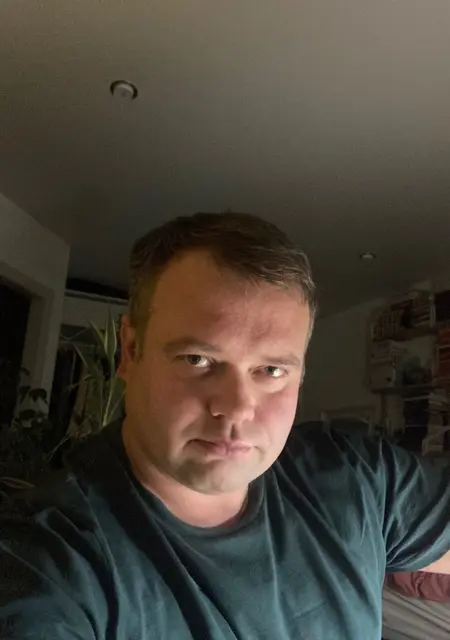 Николай из Белгорода, мне 41, познакомлюсь для открытые отношения