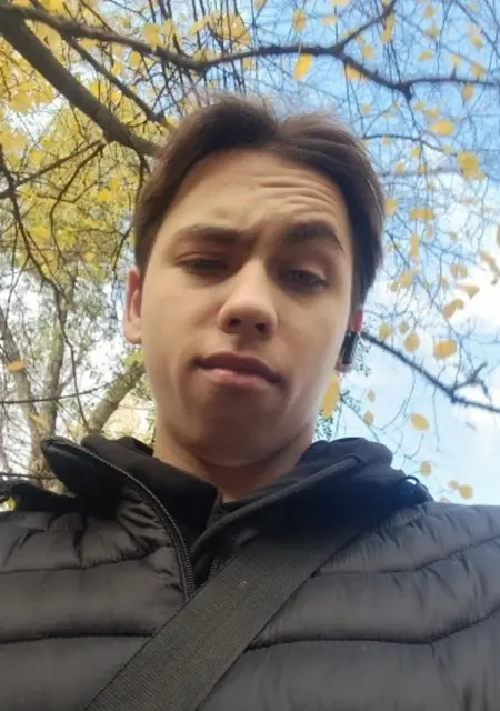 Арсений Пенкин из Курска, мне 18, познакомлюсь на одну ночь