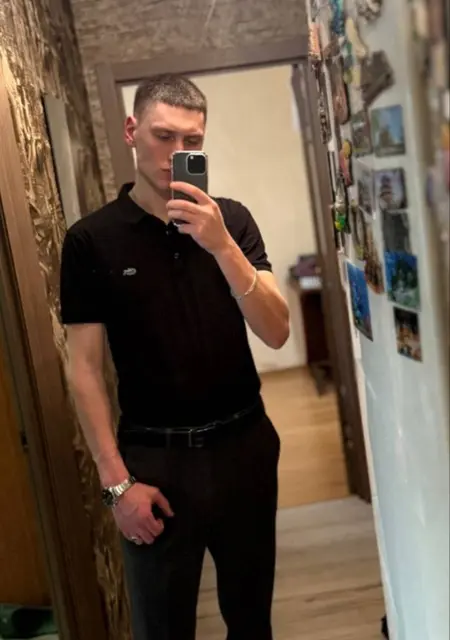 Я Юра, 21, из Хабаровска, ищу знакомство для постоянных отношений