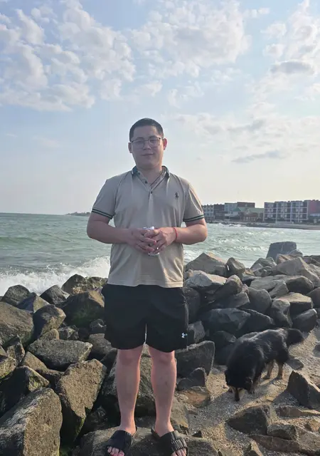 Я Роман, 24 років з Бердянська, шукаю знайомство для приємного проведення часу