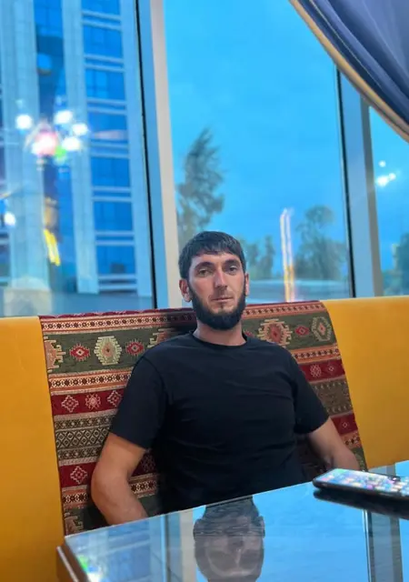 Я Махмуд, 35, знакомлюсь на одну ночь в Грозном