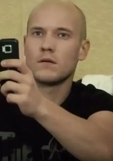 Я Илья, 25, из Москвы, ищу знакомство для постоянных отношений