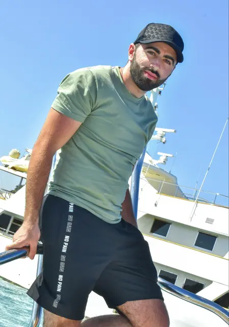 Арам из Липецка, ищу на сайте открытые отношения