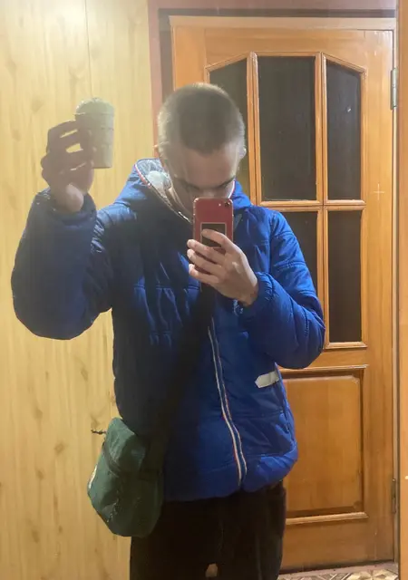 Я Арсений, 18, из Москвы, ищу знакомства без обязательств