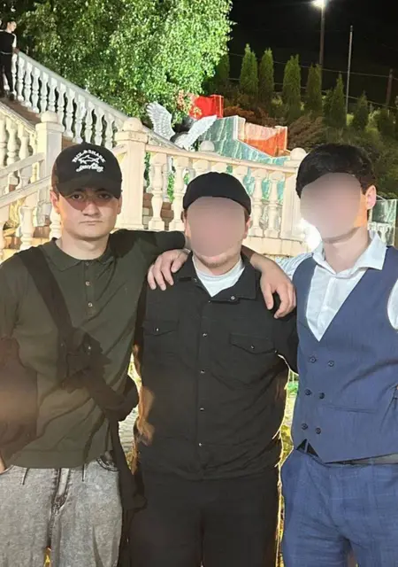 Магомед из Сочи, мне 18, познакомлюсь на одну ночь