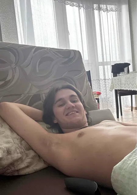 Я Стефан, 21, знакомлюсь для совместных путешествий в Омске